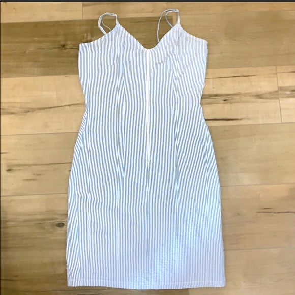 Newport News Dresses & Skirts - •Front Zip Pinstriped Dress•